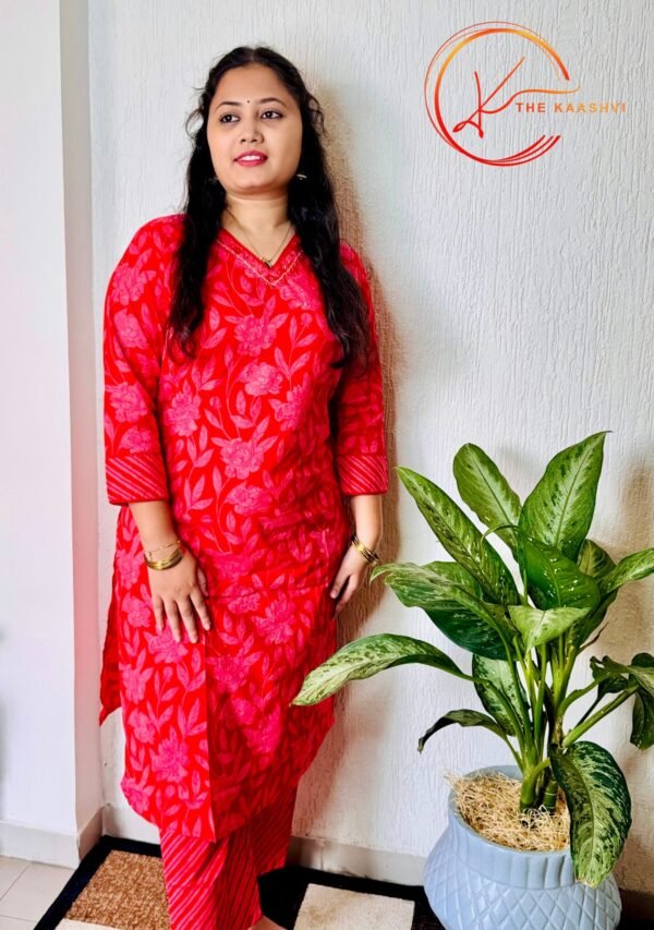 Red Floral V neck 3 piece suit - Image 6